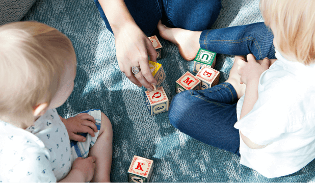 children with building blocks